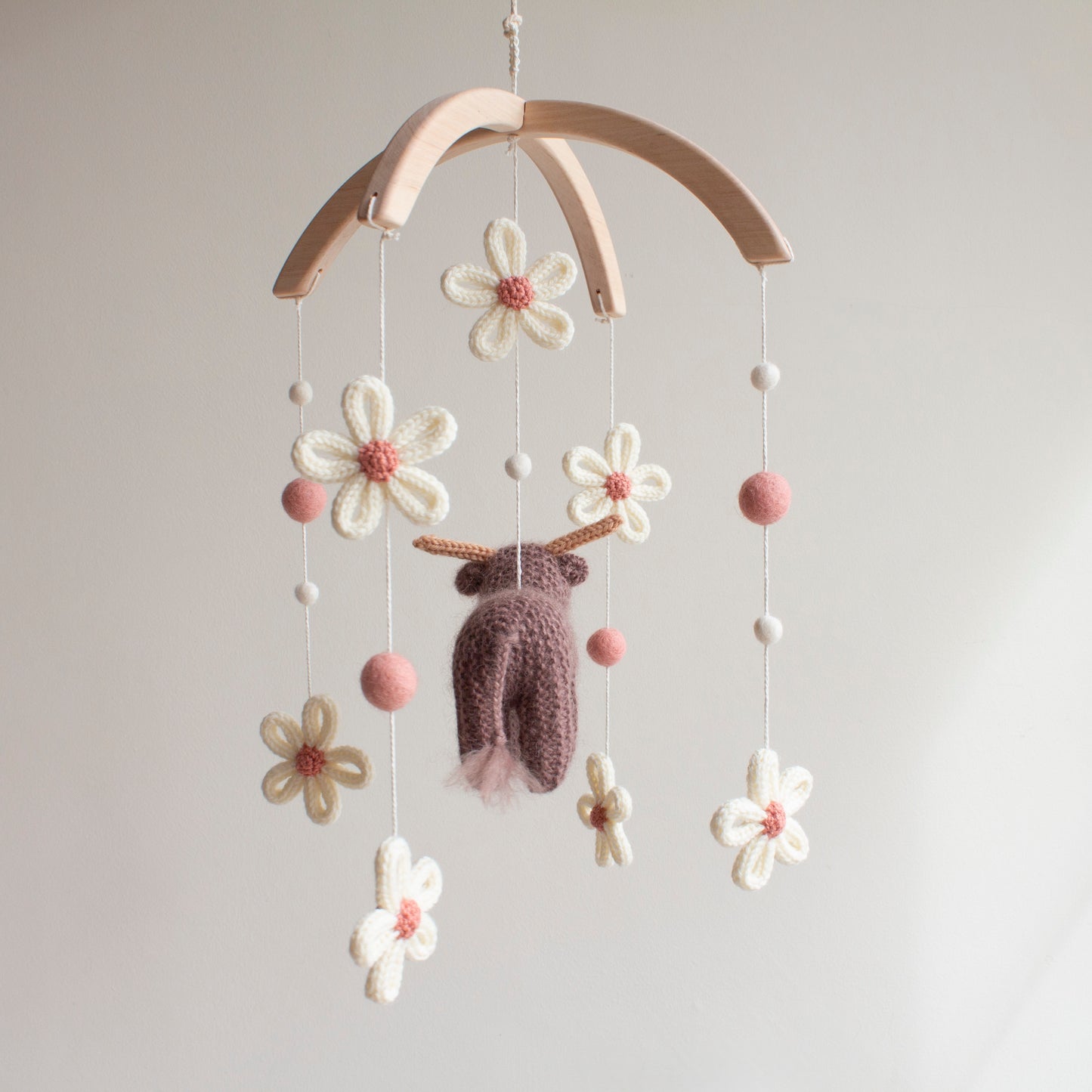 Floral Cow baby mobile - Daisy farm nursery decor in cocoa & pink - Highland cow cot mobile