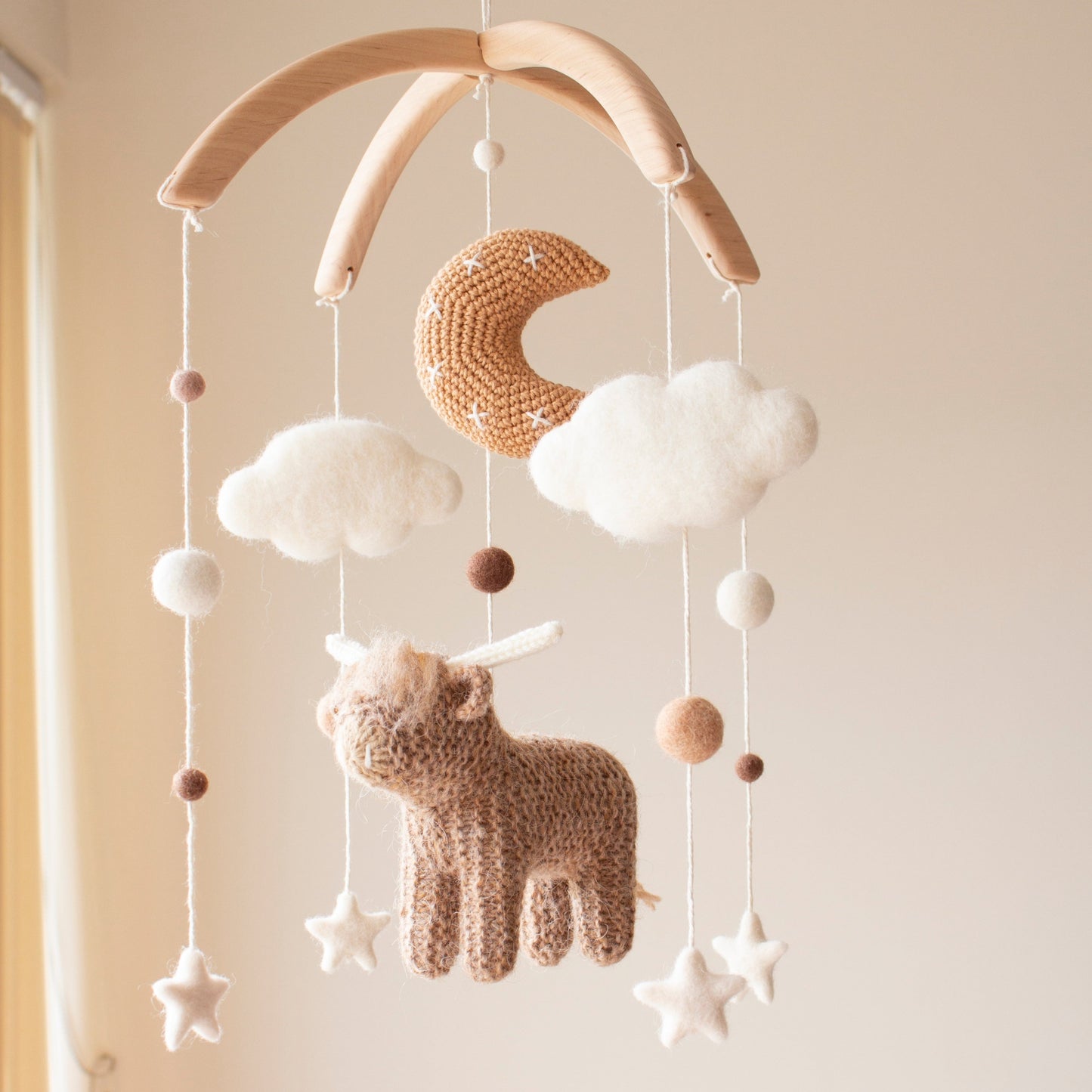Baby mobile Highland cow & Moon - Rustic nursery decor - Boho farm cot mobile