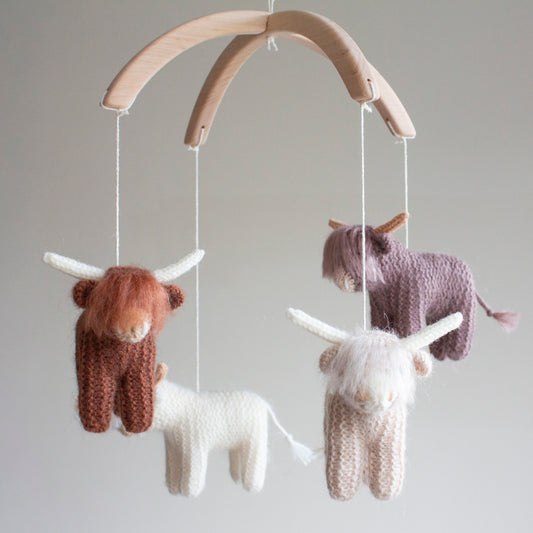 Highland Cows baby mobile: neutral nursery decor