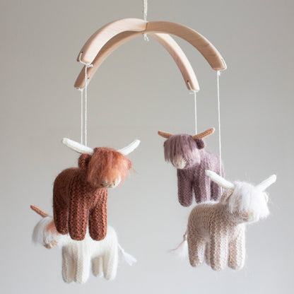 Highland Cows baby mobile: neutral nursery decor