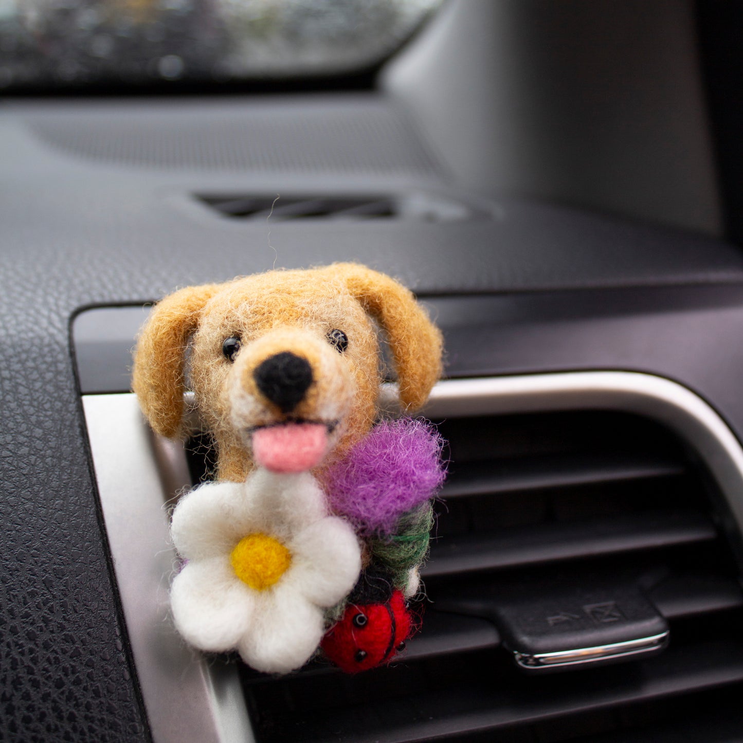Golden Retriever Car Vent Clip