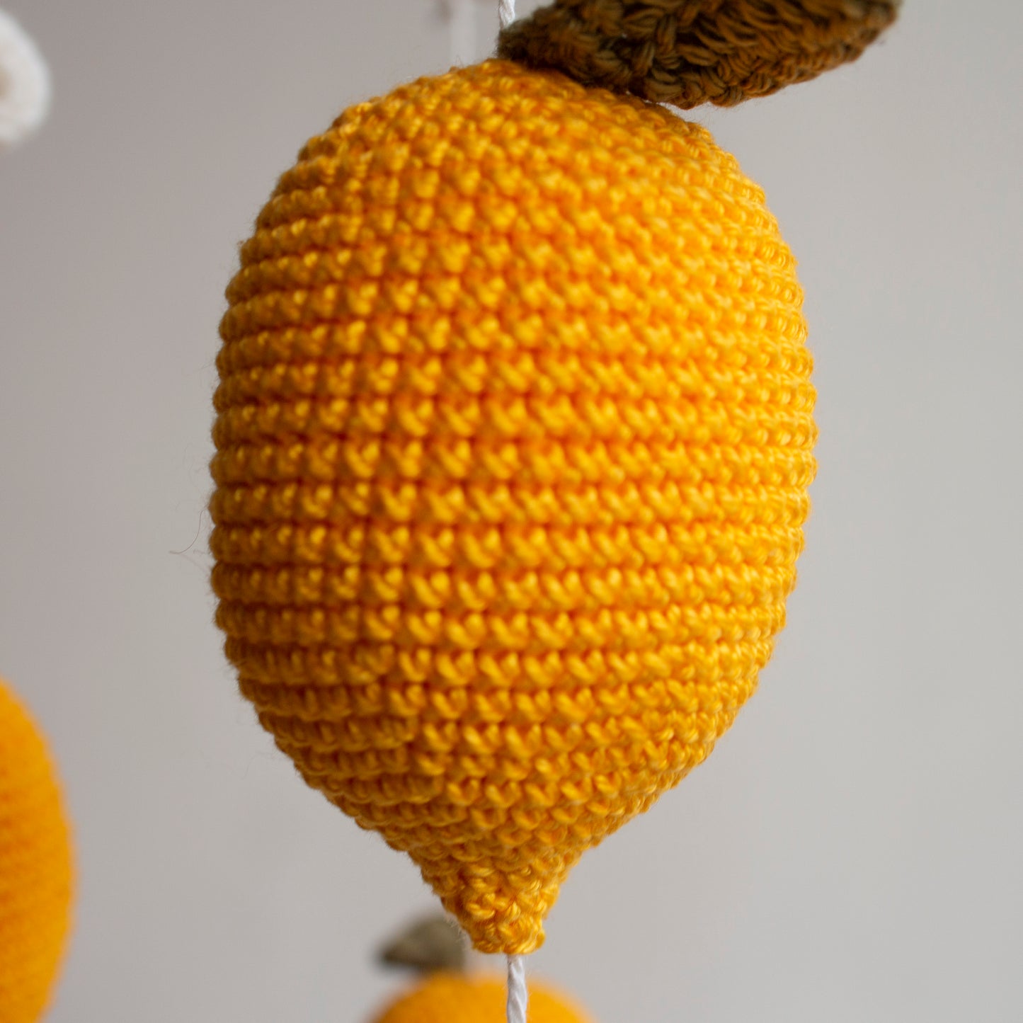 Lemon & Daisy Cot Mobile: Floral Citrus Fruit Baby Nursery Decor, Handmade in UK