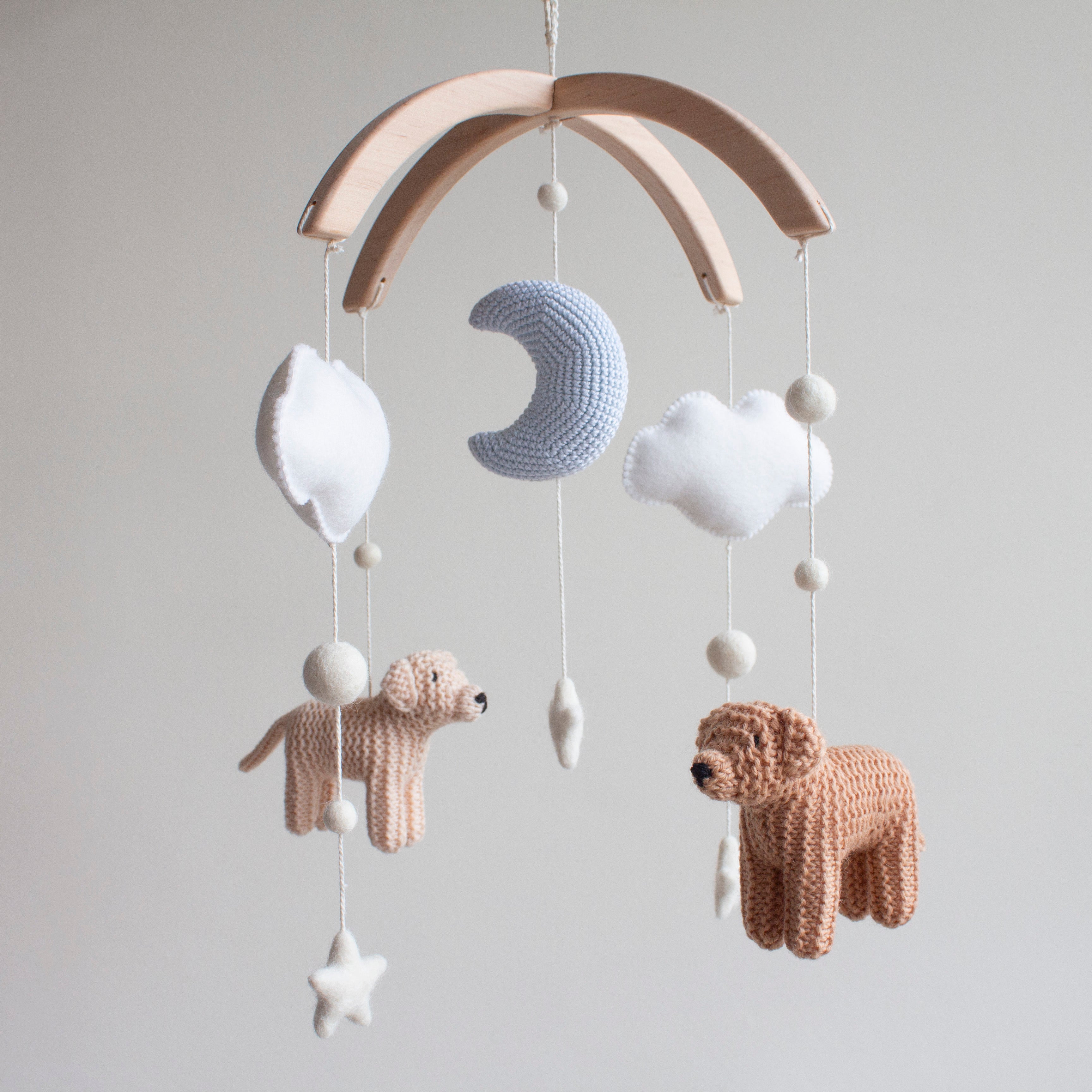 Dogs baby mobile - Neutral nursery decor - Golden Retriever cot