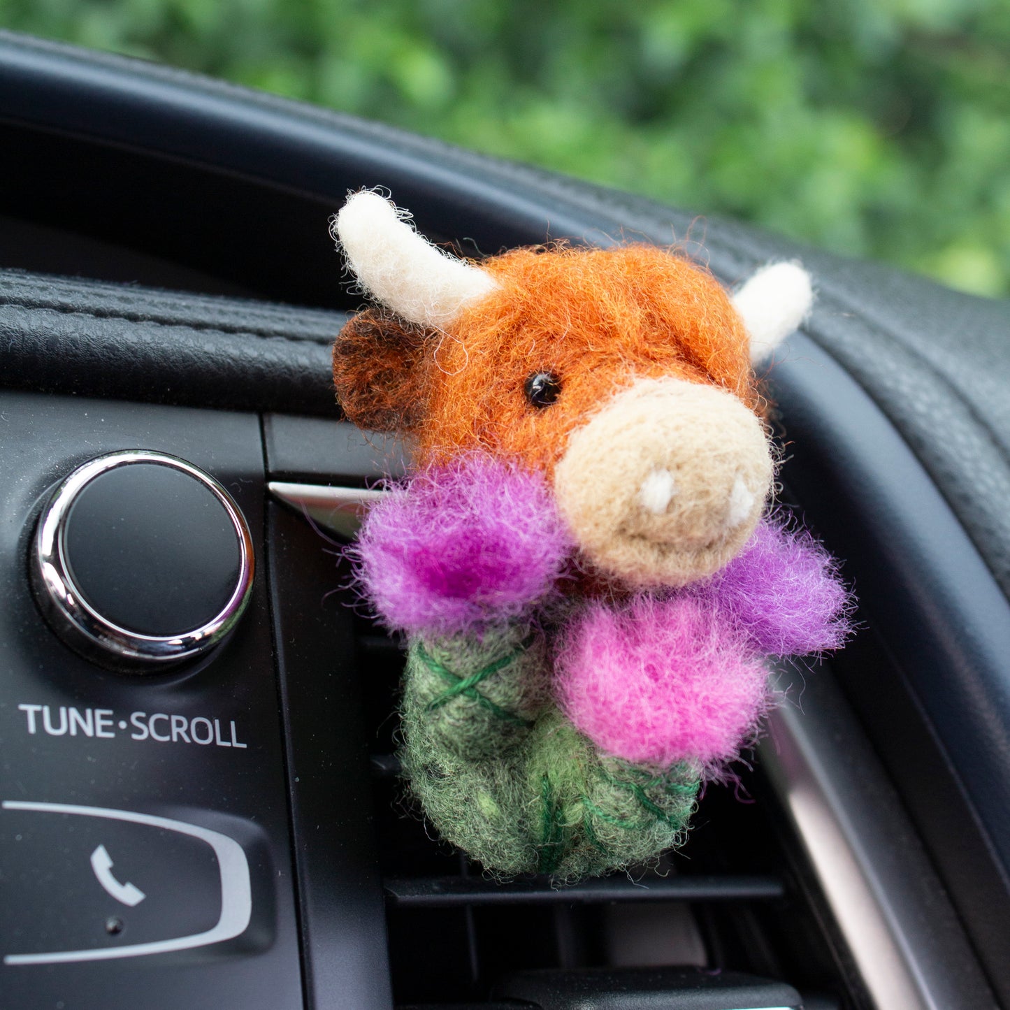 Highland Cow & Thistle Car Vent Clip
